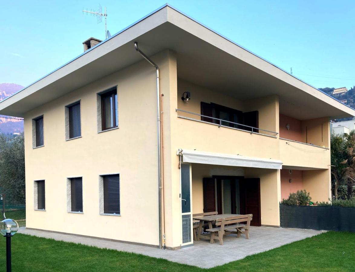 Casa Fiorella Torbole Sul Garda Exteriör bild